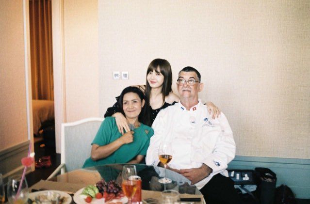 BLACKPINK Lisa Parents