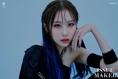 HOT ISSUE Yewon